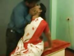 Indiaidd anti cael rhyw yn y gweithle