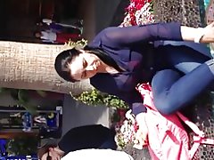 Milf poeth yn llwyr blowsys