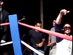 Ceiliog-crazy sluts ymuno â sugno gystadleuaeth